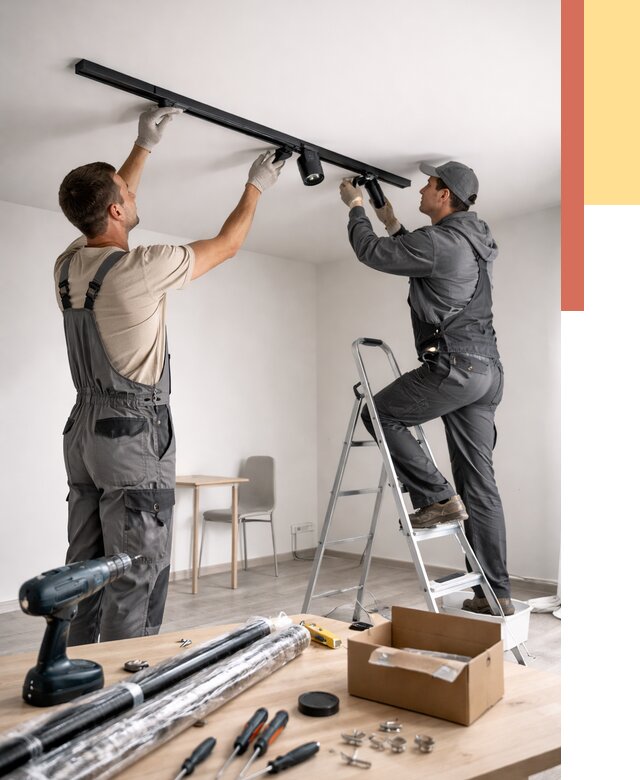 Установка трековых светильников в натяжной потолок в Азове от 4313 руб. | ОТДЕЛОЧНИК-Азв